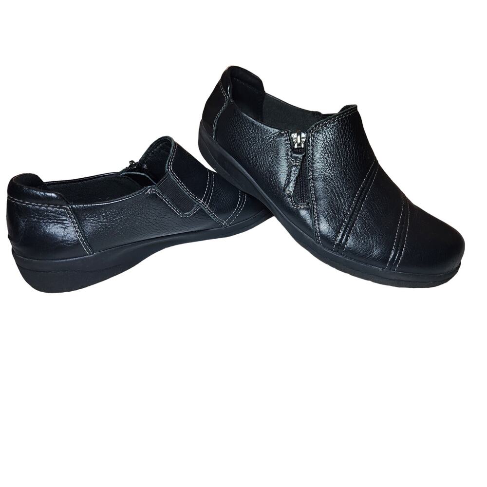 Clarks Collection Classic Black Leather Slip On Shoes Womens Size 8
